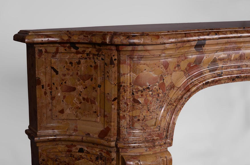 Редкий старинный камин эпохи Регентства с чугунной внутренней вставкой, изготовленный из брекчиевидного мрамора из Халеба. Редкий старинный камин эпохи Регентства с чугунной внутренней вставкой, изготовленный из брекчиевидного мрамора из Халеба.-3